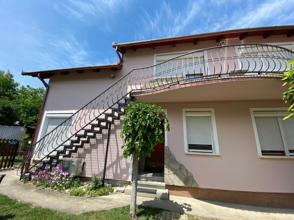 Do-Ti Apartmanház Balatonlelle Exterior foto