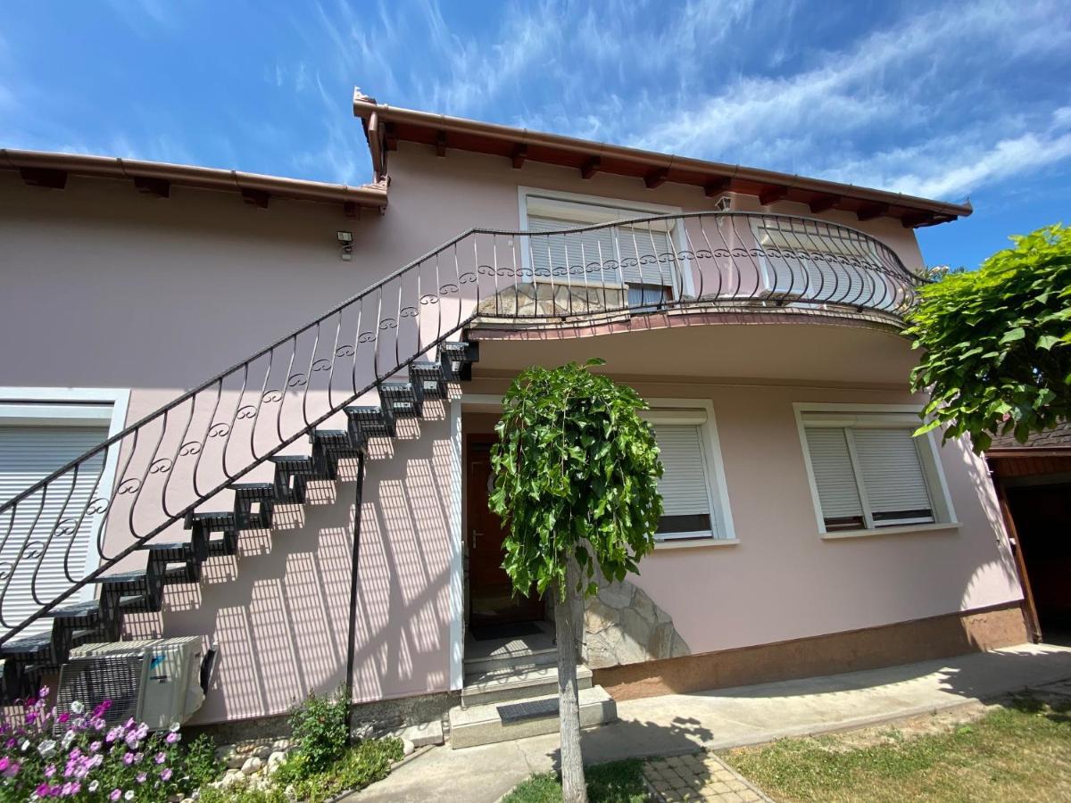 Do-Ti Apartmanház Balatonlelle Exterior foto