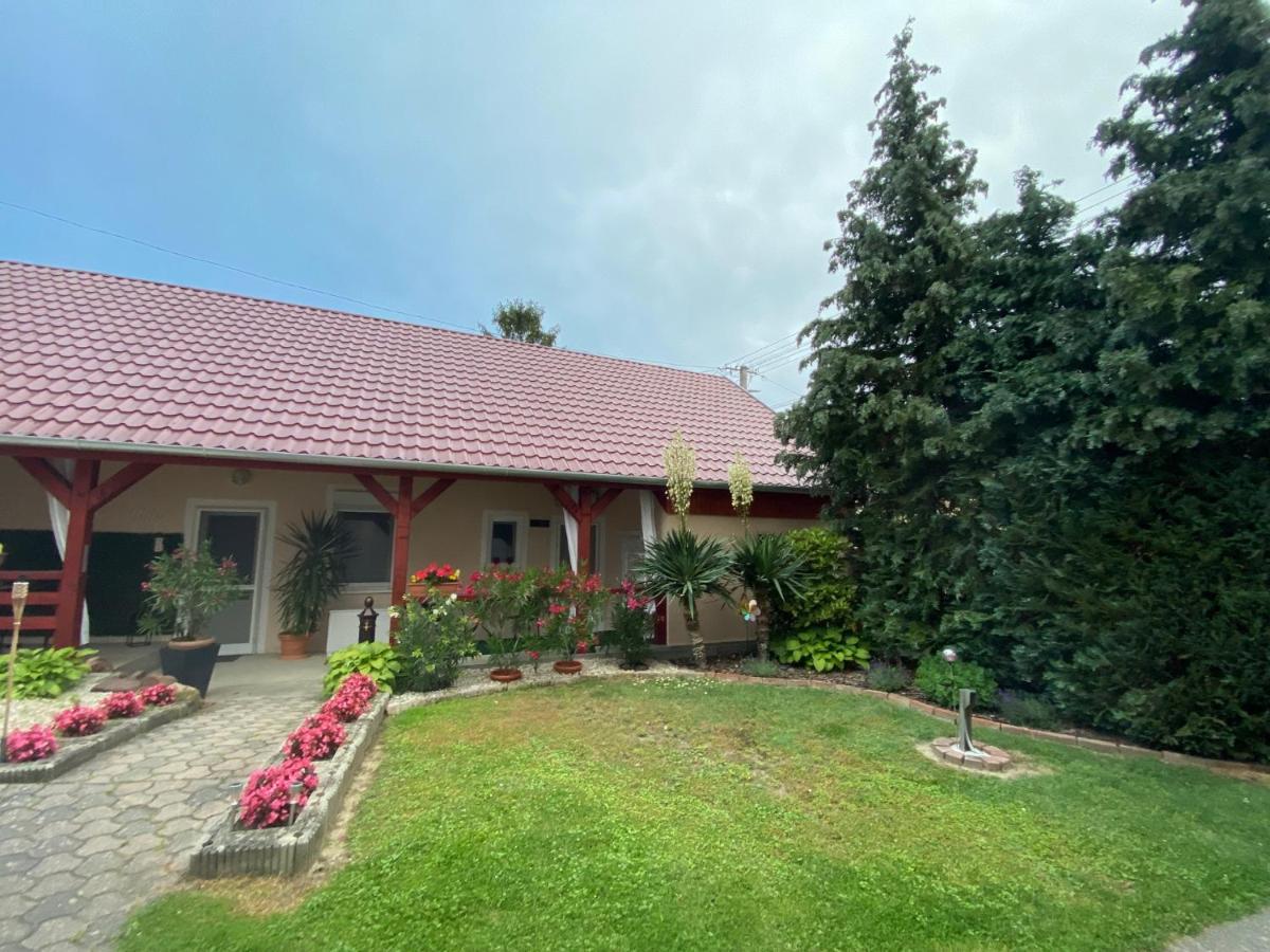 Do-Ti Apartmanház Balatonlelle Exterior foto