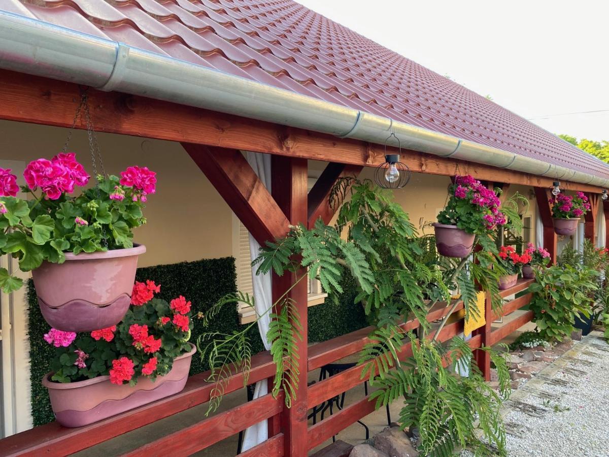 Do-Ti Apartmanház Balatonlelle Exterior foto