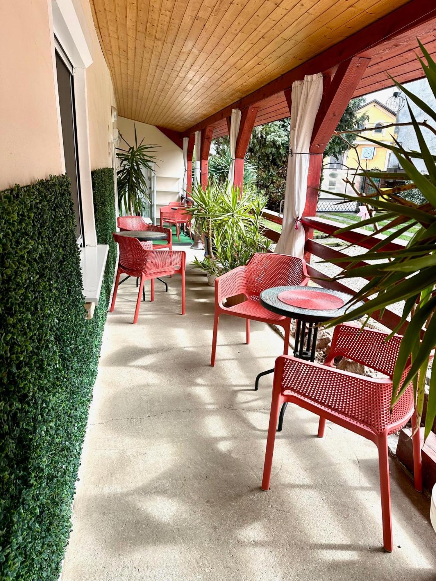 Do-Ti Apartmanház Balatonlelle Exterior foto
