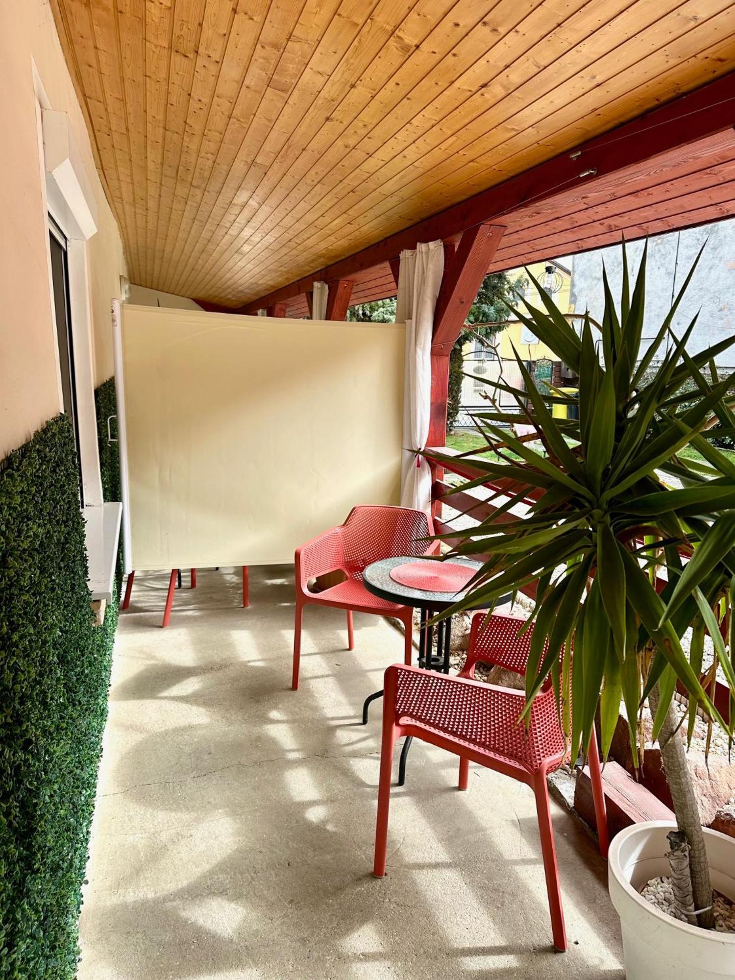 Do-Ti Apartmanház Balatonlelle Exterior foto
